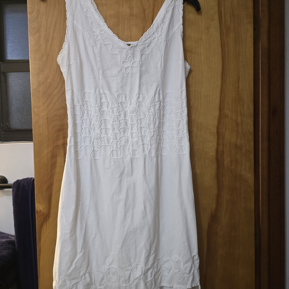 Elegant White Embroidered Mini Dress
